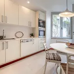 Jacaranda, Your Stylish Retreat In