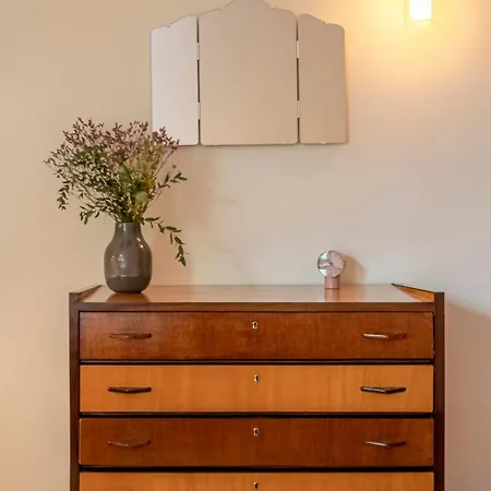 Jacaranda, Your Stylish Retreat In Apartment *
