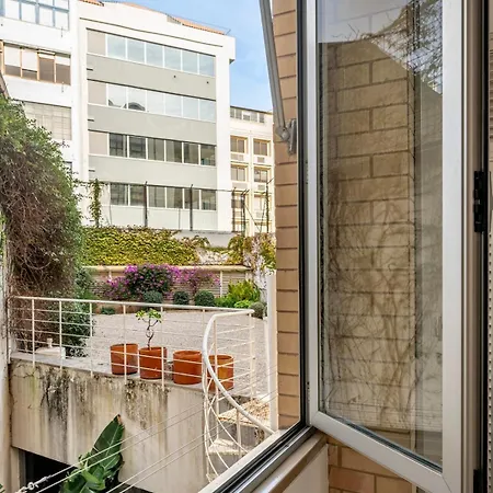 Jacaranda, Your Stylish Retreat In Appartement Lissabon