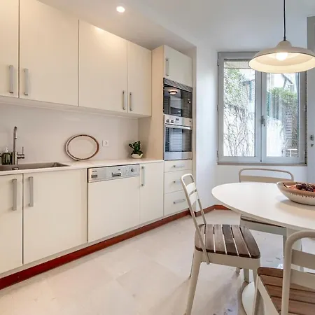 Jacaranda Elegant In Prime Location -