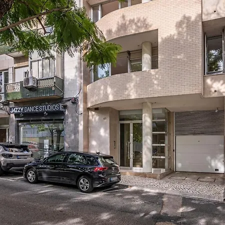 Jacaranda, Your Stylish Retreat In Appartement Lissabon