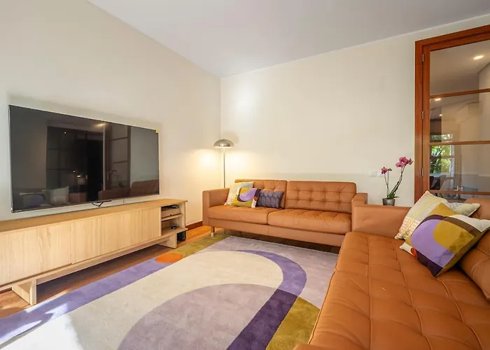 Jacaranda, Your Stylish Retreat In Appartement