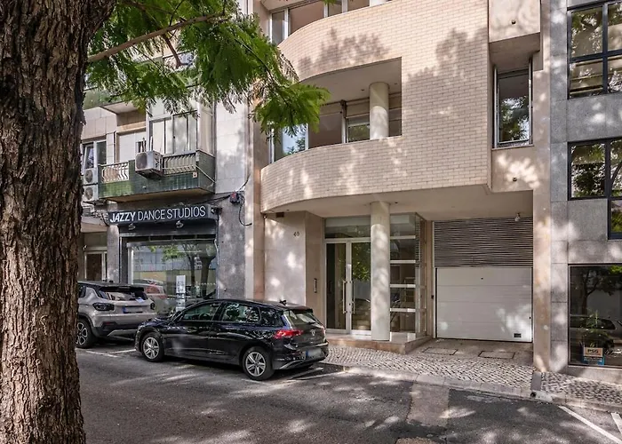 Jacaranda, Your Stylish Retreat In Appartement Lissabon
