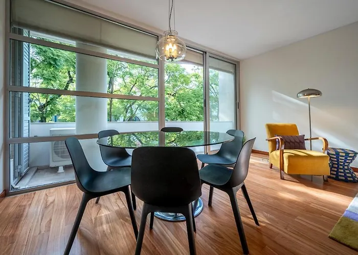 Appartement Jacaranda, Your Stylish Retreat In *