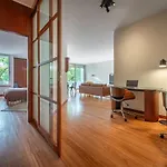 Jacaranda, Your Stylish Retreat In Lisboa