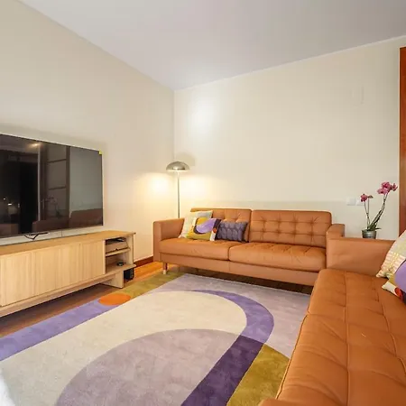 Jacaranda, Your Stylish Retreat In Appartement